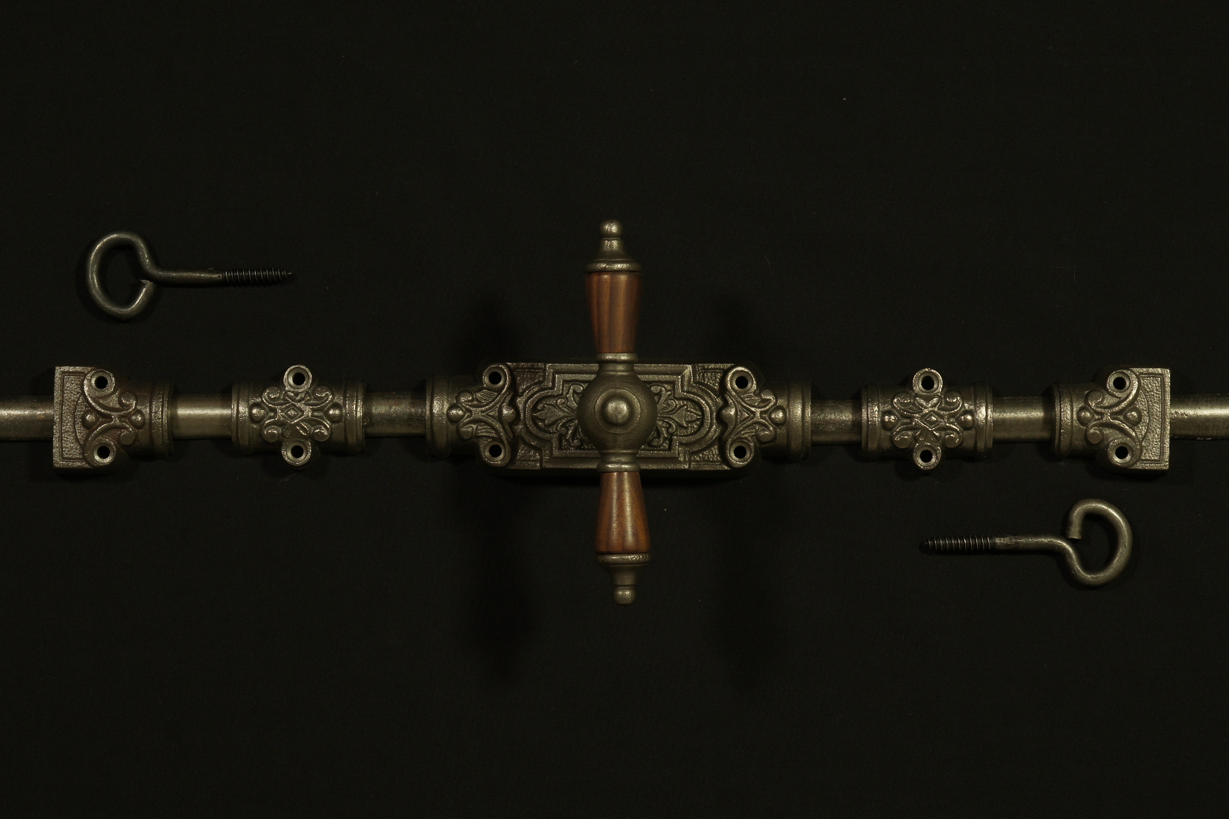 Bild-0025802 430.0001.80 Basquille Fenstergetriebe im Gründerzeit Stil